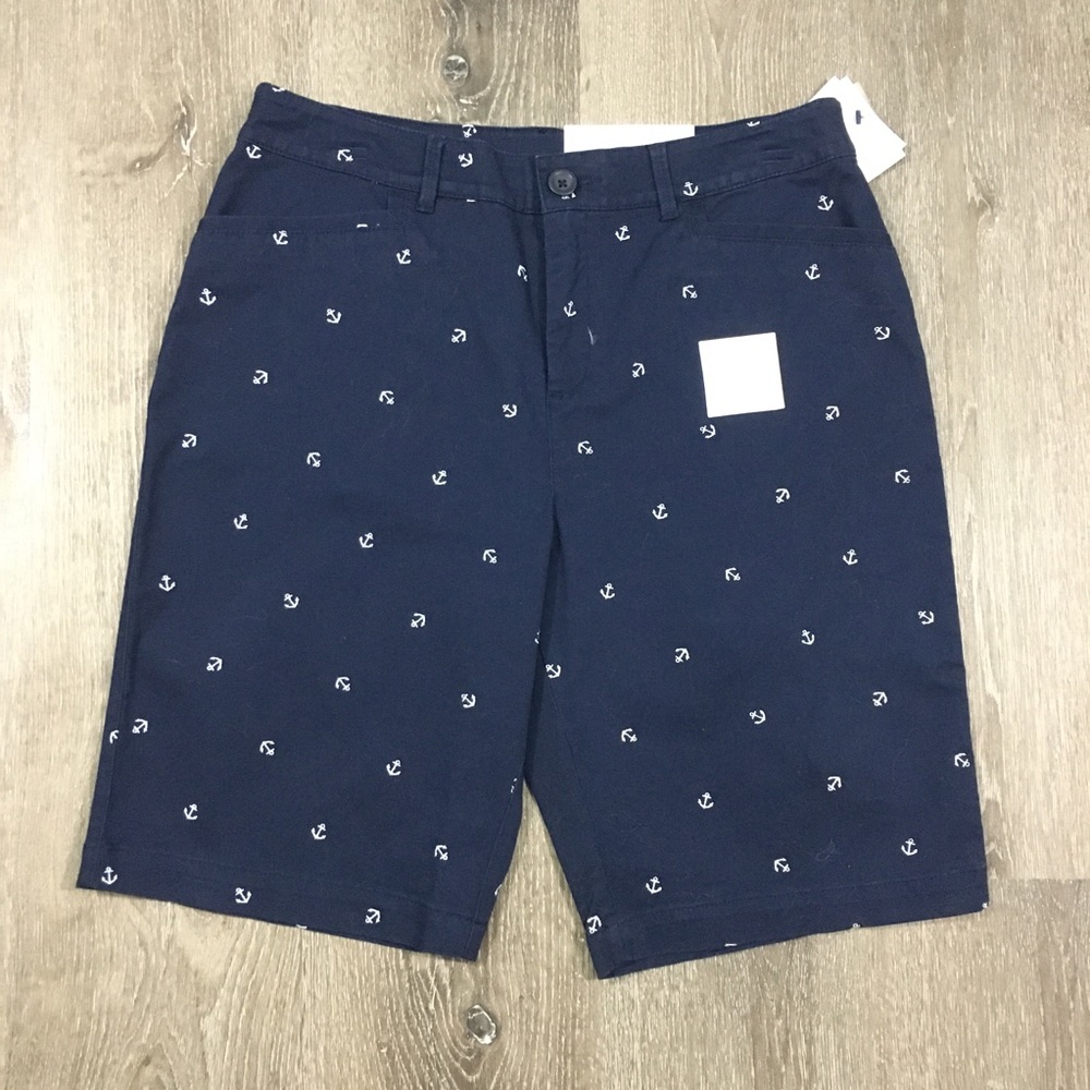 Croft and Barrow navy Bermuda shorts w/ anchors